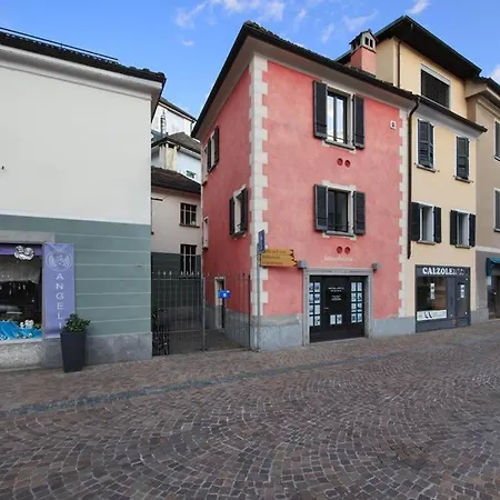 Locarno; Citta Vecchia Apartment